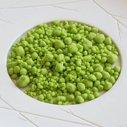 فتات وصخور زيت الريحان — Basil oil crumbles